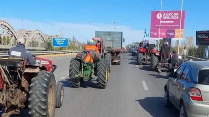 Productores realizaron un tractorazo en Río Negro