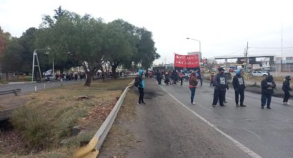 Organizaciones sociales cortan el puente carretero y piden medidas a la gobernadora