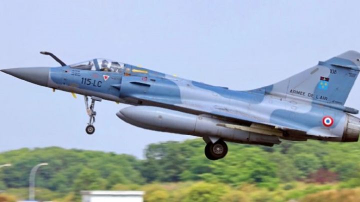 La Fuerza Aérea Argentina viajó hasta China para coordinar una compra de aviones de combate