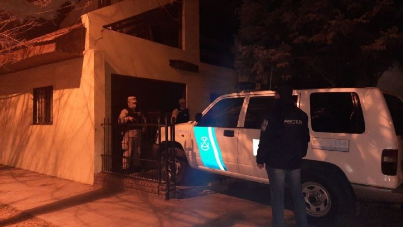 Prefectura allanó cuatro viviendas por presunta trata de personas en Neuquén