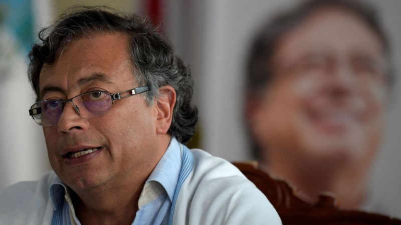 El favorito de las presidenciales de Colombia debió cancelar su gira por amenazas contra su vida