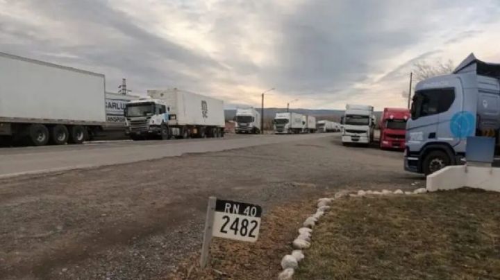 Las Lajas: Cientos de camiones varados por las inclemencias climáticas