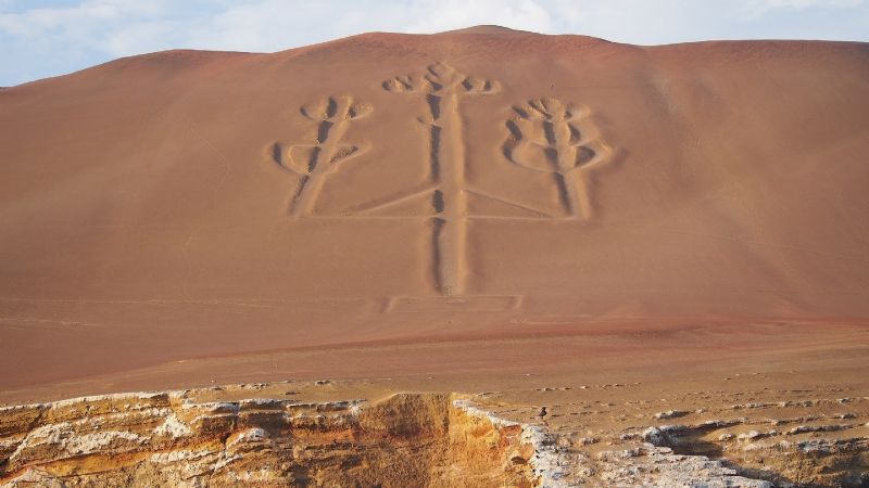 Un grupo de personas dañó un famoso geoglifo de unos 2.500 años en Perú