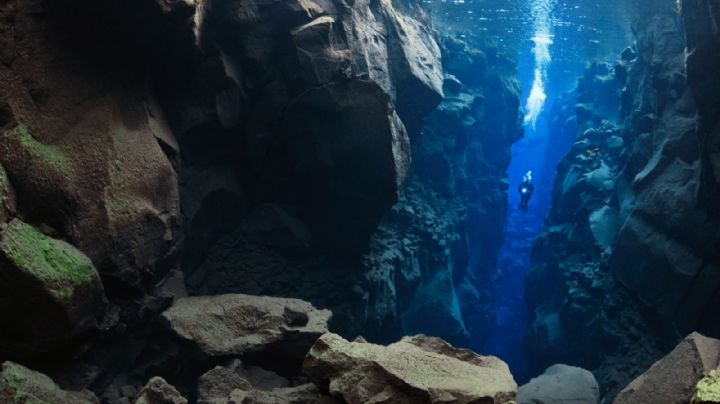 En Islandia es posible bucear donde se tocan dos continentes: la Falla de Silfra