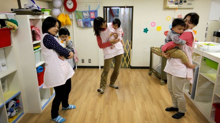 Las guarderías en Japón tienen una extraña política: los padres deben llevarse los pañales usados