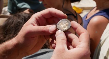 Hallaron un tesoro con miles de monedas romanas en unas antiguas termas de Italia