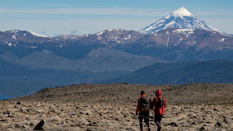 La confederación mapuche señaló que van a cambiar las condiciones para visitar el volcán Lanín