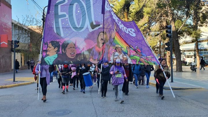 FOL Neuquén marchó por recursos para la asistencia de mujeres víctimas de violencia de género