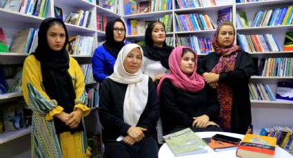 Nadie se rinde: una biblioteca clandestina para mujeres desafía el veto talibán en Afganistán