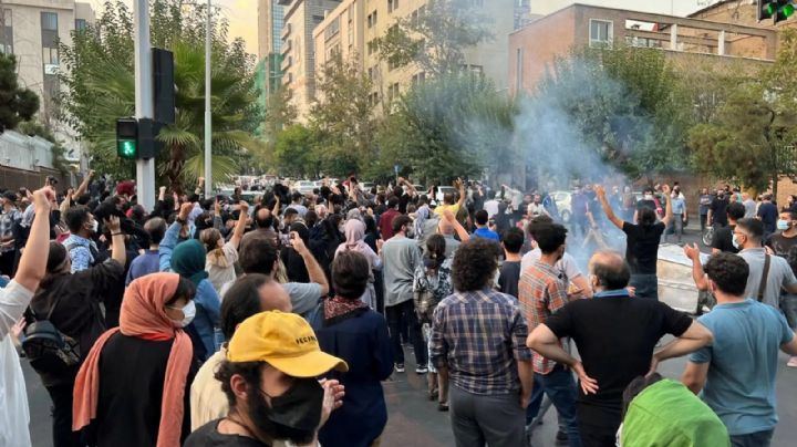 Cuarto día de protestas en Irán por la joven que murió tras ser detenida por la Policía de la Moral