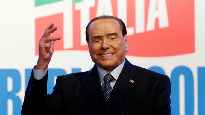 Tras nueve años, Silvio Berlusconi vuelve al congreso italiano