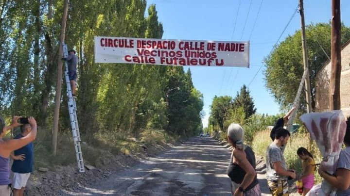 Vecinos reclaman por el asfalto de calle Futaleufú: “Es una bomba de tiempo, es peligroso”