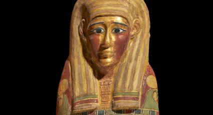 Encontraron una momia cubierta en oro en Egipto