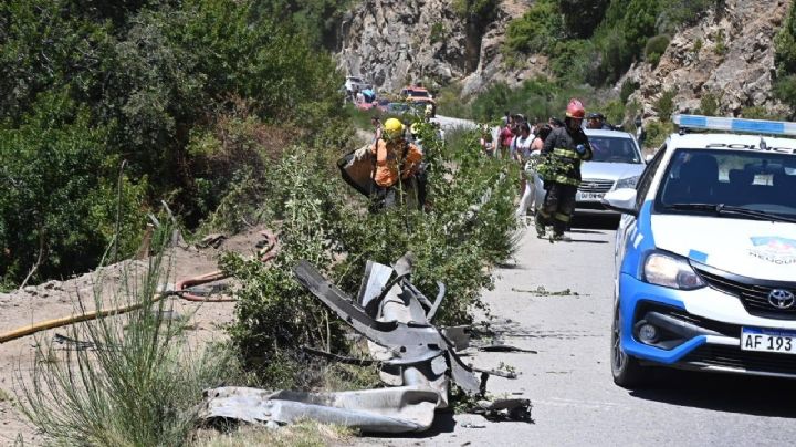 Una familia chilena despistó en la ruta de los Siete Lagos y cayó a metros del lago Lácar