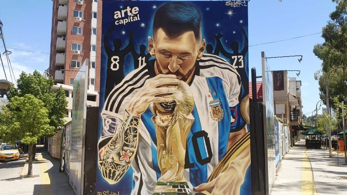 Se inauguró el mural de Lionel Messi “Campeones del Mundo” en el centro de Neuquén