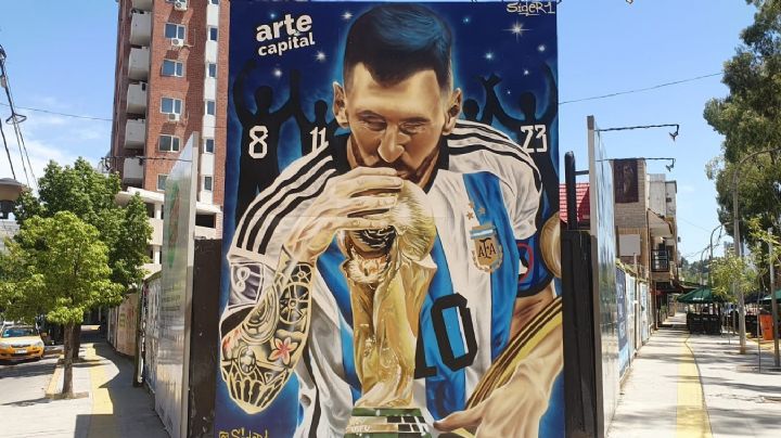 Se inauguró el mural de Lionel Messi “Campeones del Mundo” en el centro de Neuquén