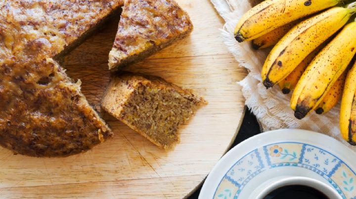 Torta de banana y cereza sin horno, sin gluten y lista en 5 minutos: no te la podés perder