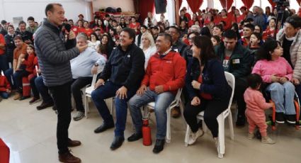 Omar Gutiérrez entregó 24 viviendas en Cuenca XV