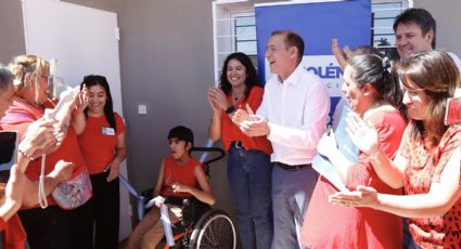 Omar Gutiérrez entregó 53 viviendas en Cuenca XV