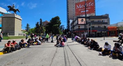 Marchan en el centro de Neuquén contra la detención de referentes sociales en contexto de protesta
