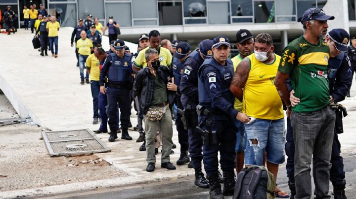 El gobierno de Brasil liberó a más de100 detenidos por los ataques en Brasilia