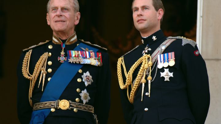 Carlos III le da a su hermano Eduardo el título de duque de Edimburgo