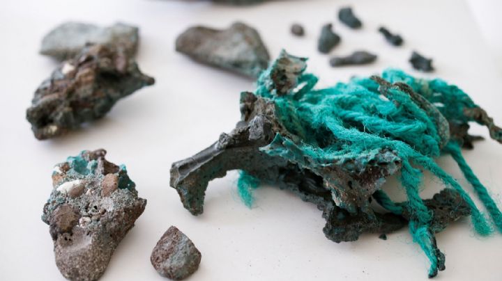 Científicos alarmados tras haber encontrado una isla en Brasil con rocas de plástico