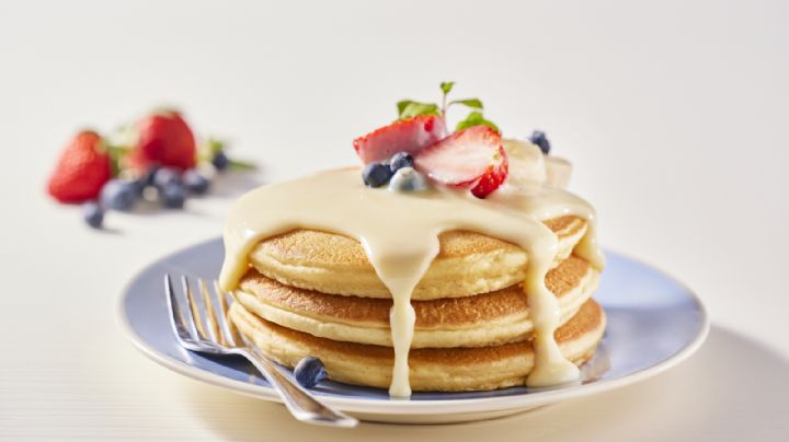 Cómo hacer hot cakes para el desayuno con pocos ingredientes y en 10 minutos