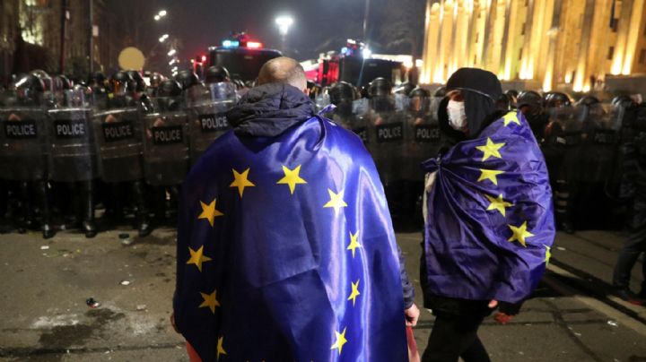 Georgia da marcha atrás con una ley de "agentes extranjeros" tras dos noches de protestas