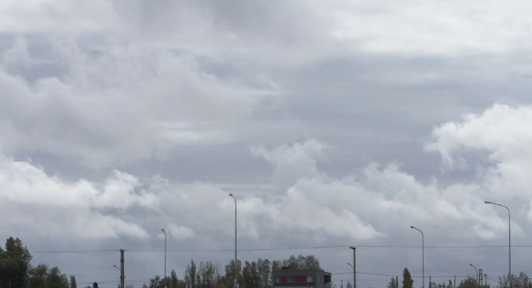 Clima en Neuquén: un cálido domingo pero cubierto por nubes