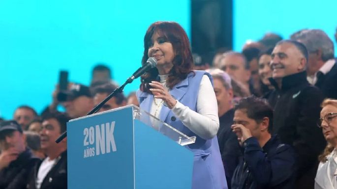 Cristina Kirchner volvió a apuntar contra Macri en el acto del 25 de mayo