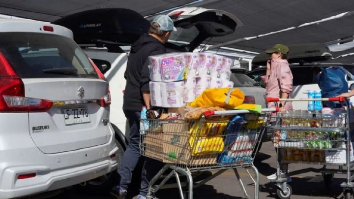 Por la diferencia cambiaria, compradores chilenos desabastecen los supermercados de Neuquén