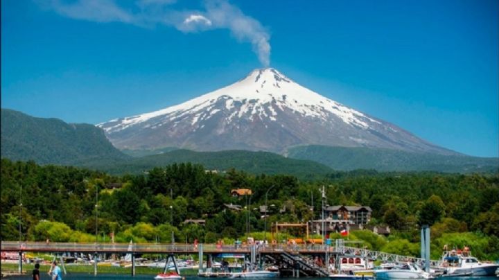 El volcán Villarrica registró actividad sísmica y mantiene el estado de alerta amarilla