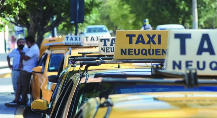 Dueños de taxis amenazaron con sitiar la ciudad
