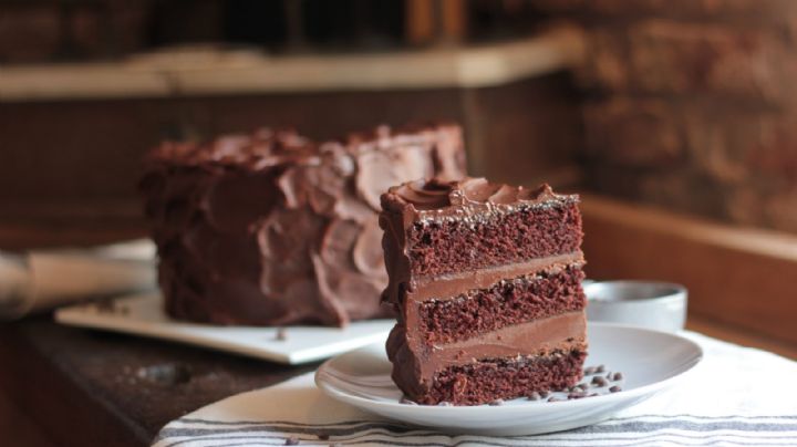 Con solo dos ingredientes: prepará esta irresistible torta de chocolate