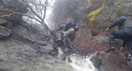 Una cabo de la policía de Río Negro, salvó a un niño que subió a una cascada en El Bolsón
