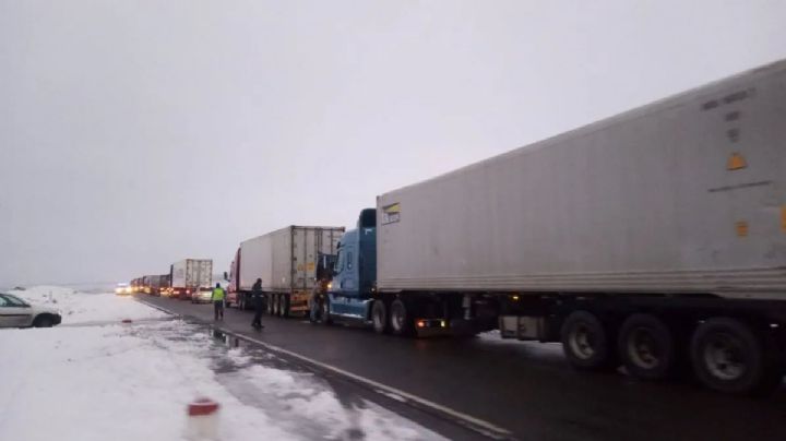 Cerca de 500 camioneros varados esperan en Las Lajas, Zapala y Cutral Co