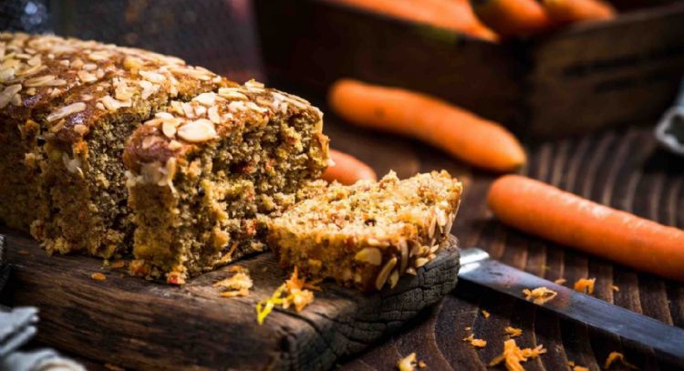 No comprés pan lactal: mirá cómo preparar este pan de zanahoria y avena en minutos