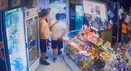 Un violento asalto a un kiosco de Centenario quedó registrado por las cámaras